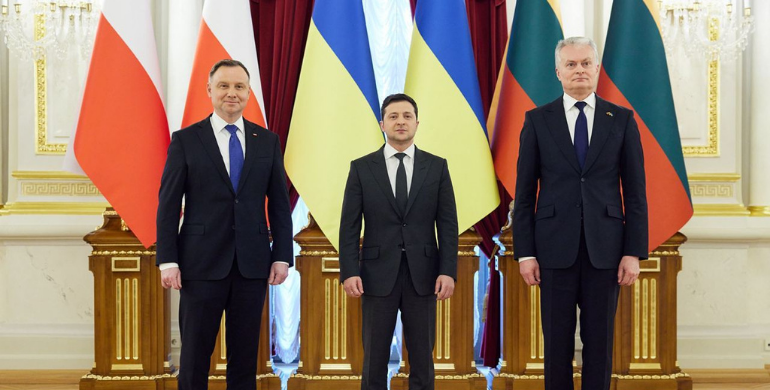 Зеленський підписав з Польщею та Литвою заяву про підтримку надання Україні статусу країни-кандидата в члени ЄС